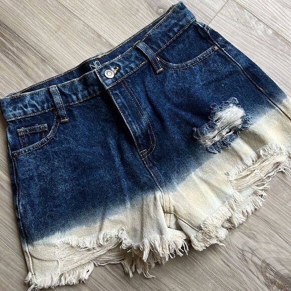 No Boundaries High Rise Jean Shorts Size 5 - Picture 2 of 4